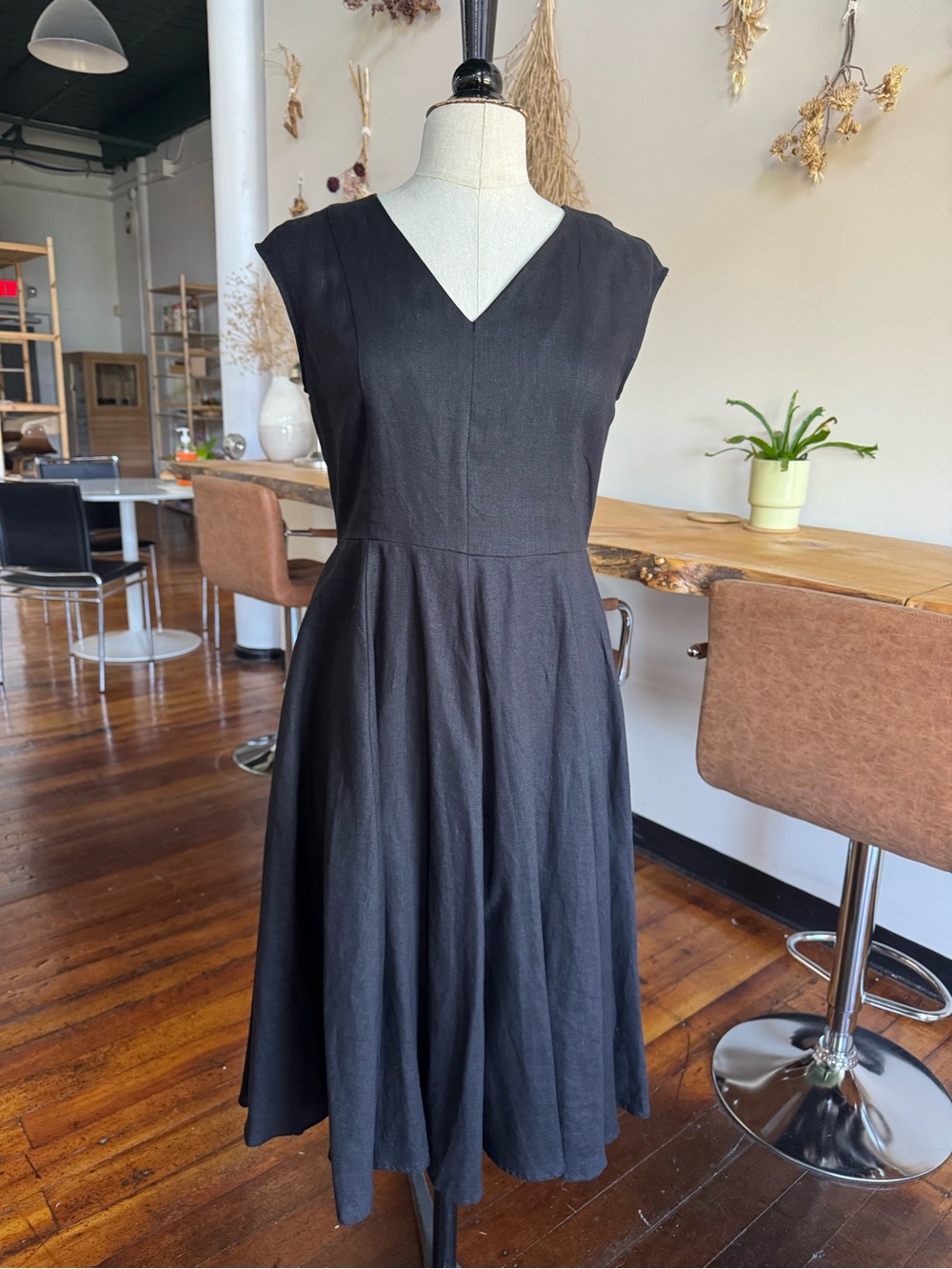 Neiman Marcus Black V-Neck Sleeveless A-Line Dress